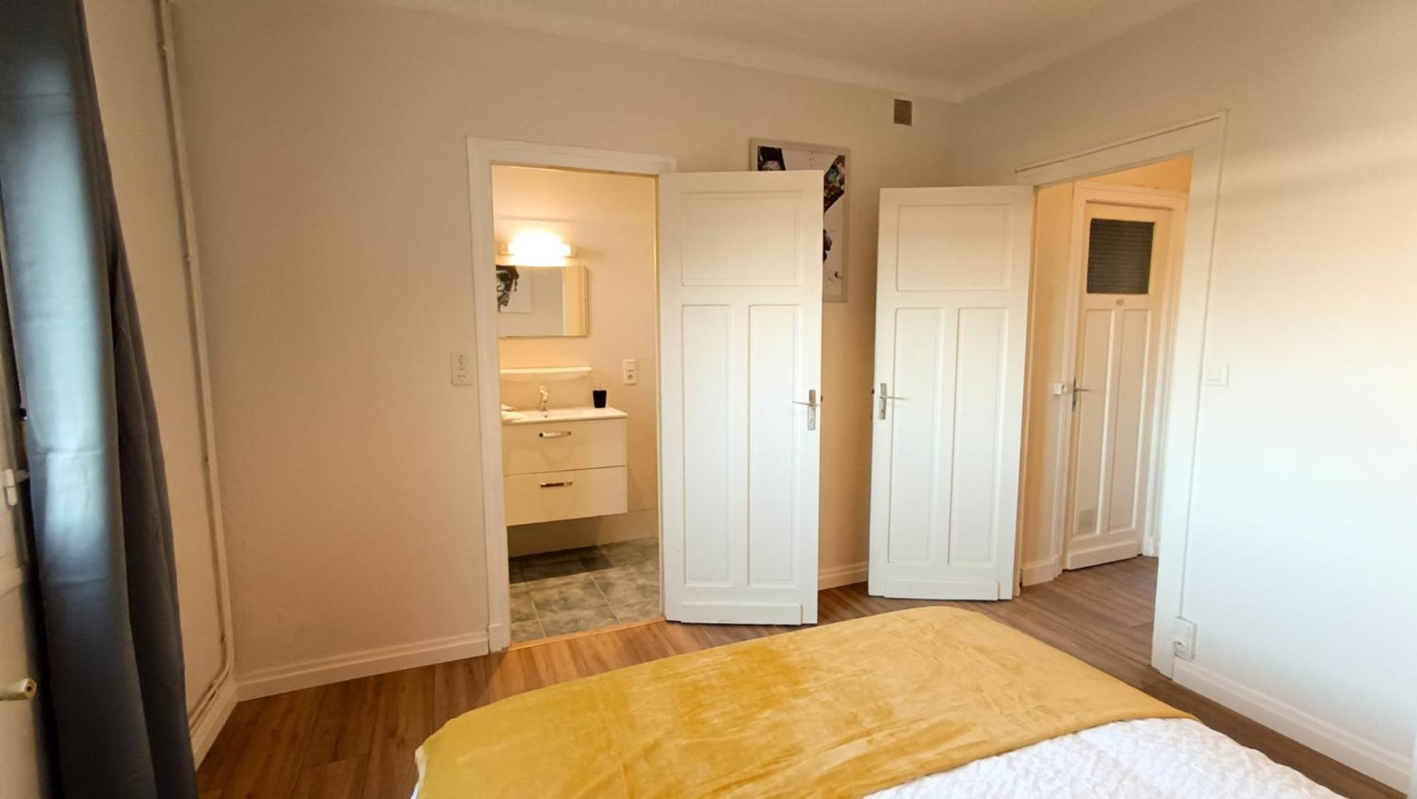 Foucault - Appartements - Au Coeur De Lourdes Luaran gambar