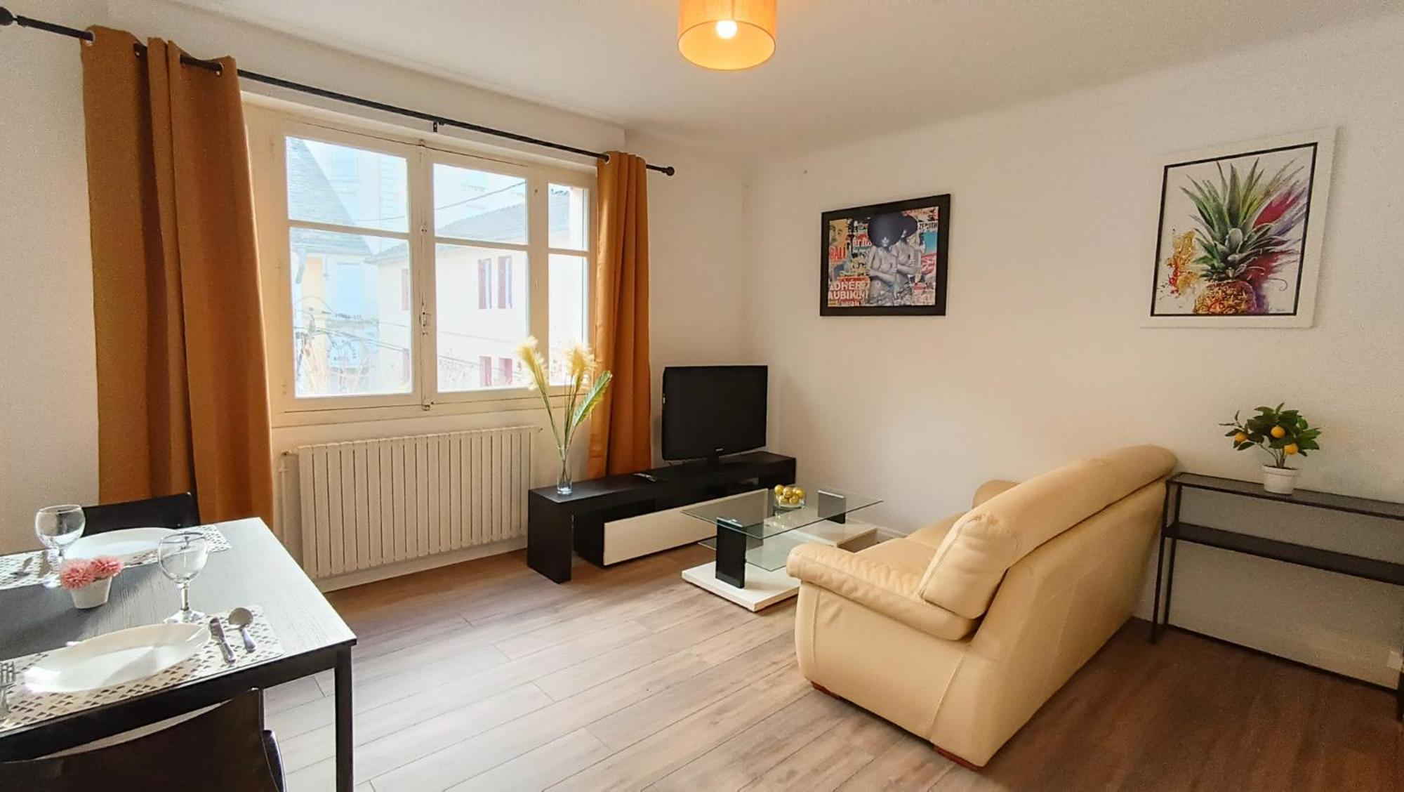 Foucault - Appartements - Au Coeur De Lourdes Luaran gambar