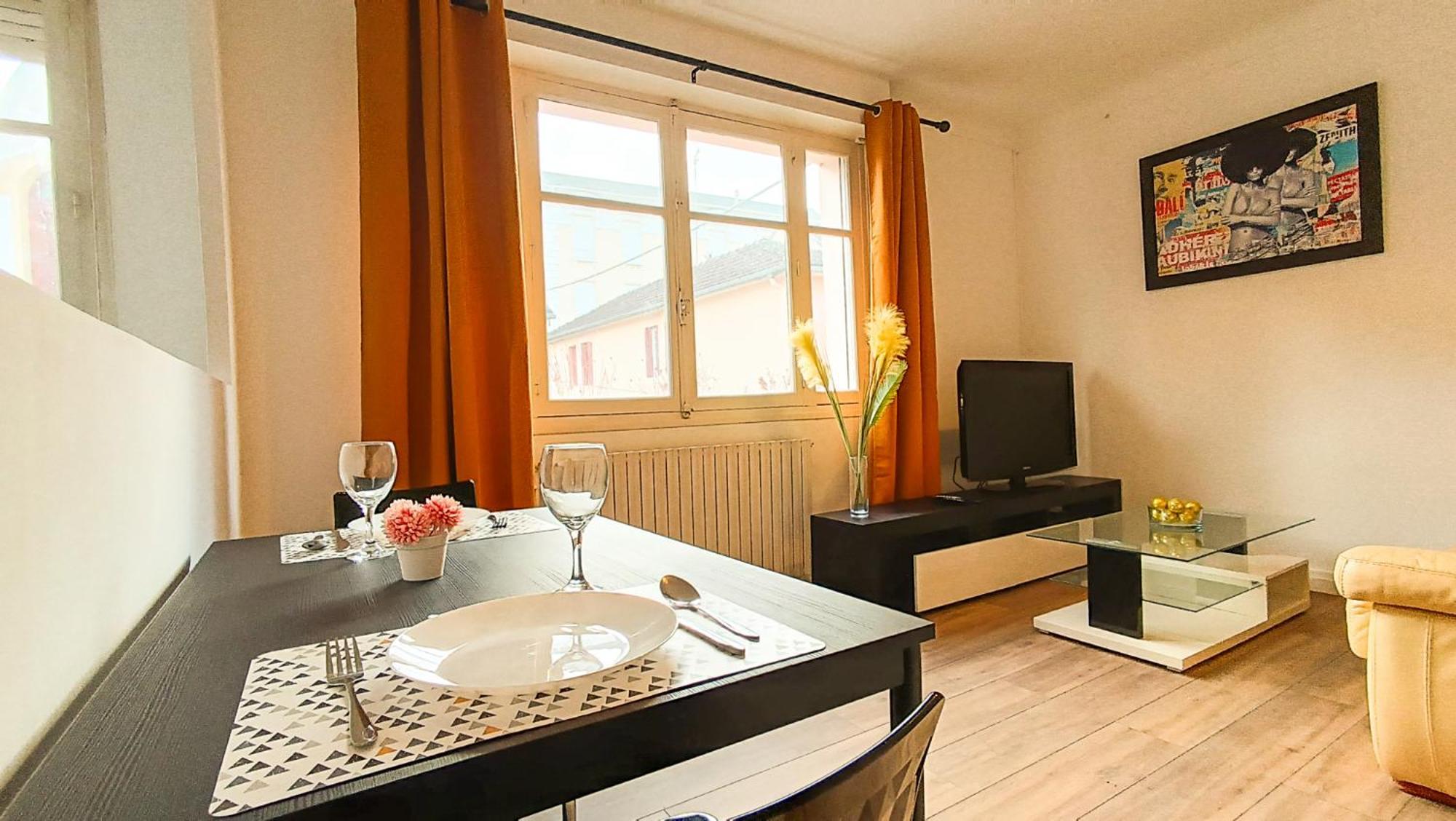 Foucault - Appartements - Au Coeur De Lourdes Luaran gambar