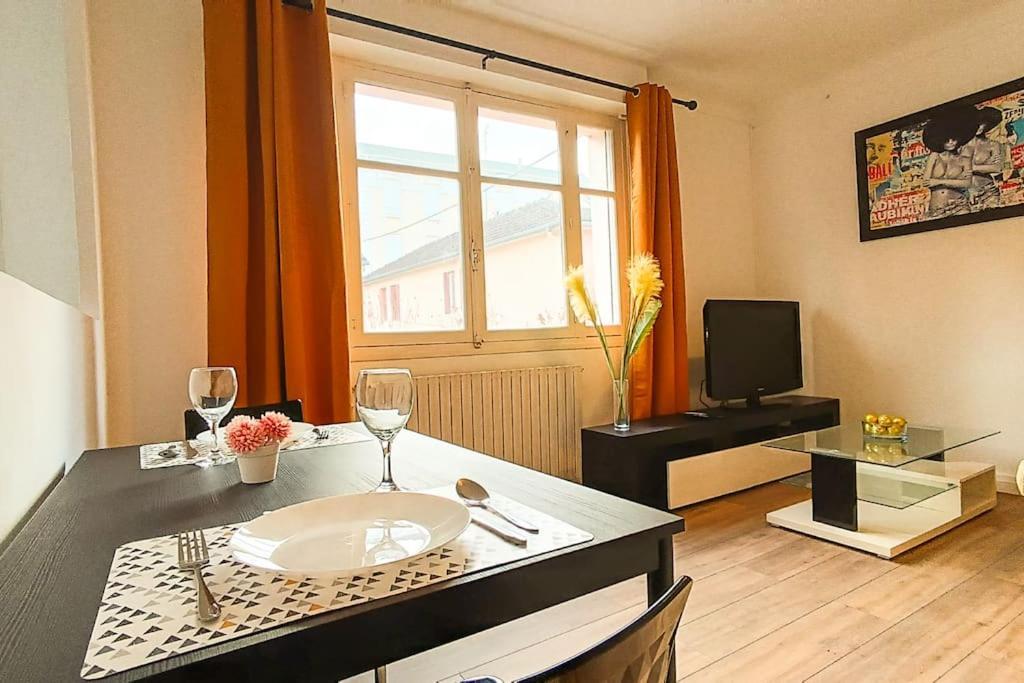 Foucault - Appartements - Au Coeur De Lourdes Luaran gambar