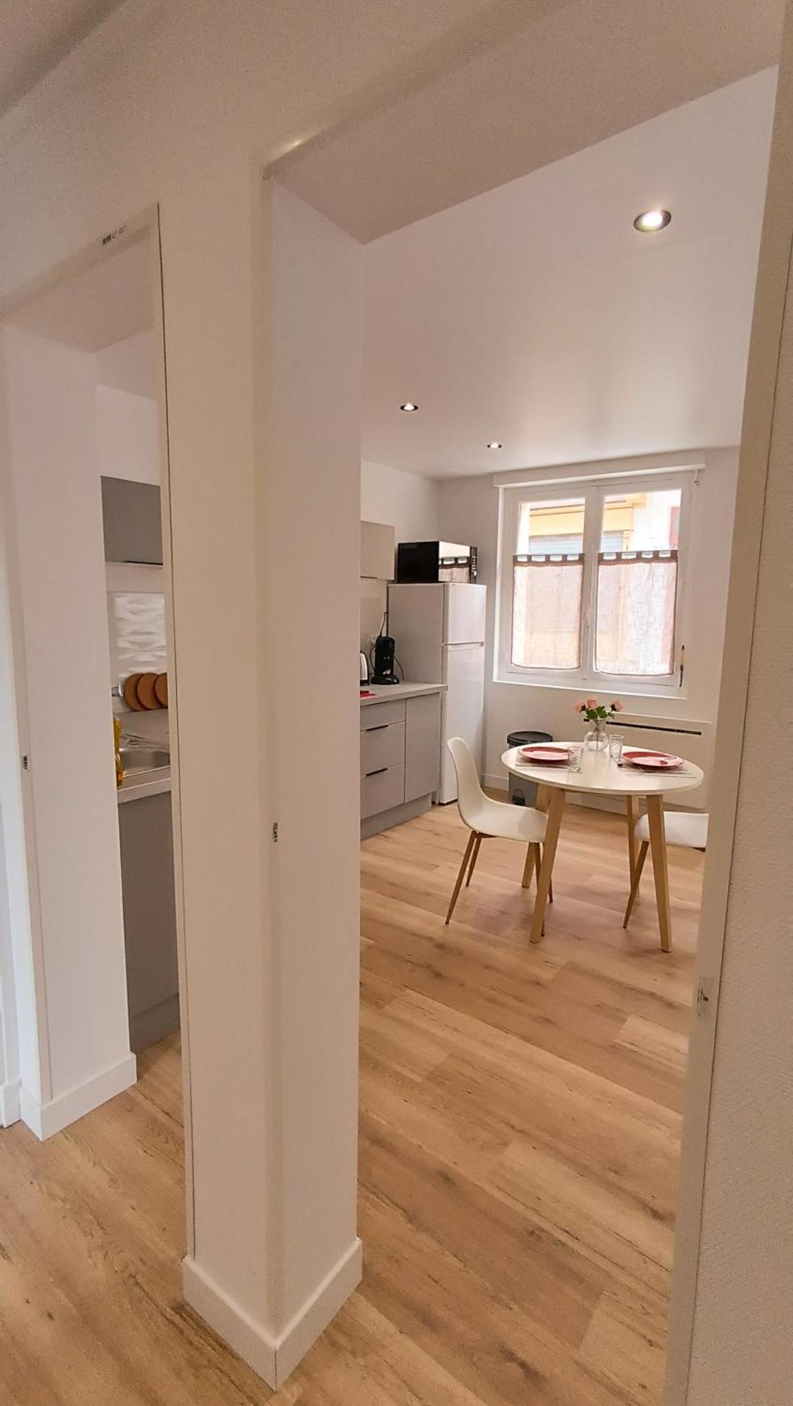 Foucault - Appartements - Au Coeur De Lourdes Luaran gambar